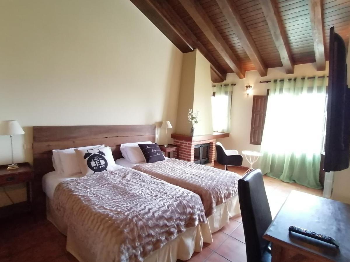 La Posada De Horcajuelo Horcajuelo de la Sierra ภายนอก รูปภาพ